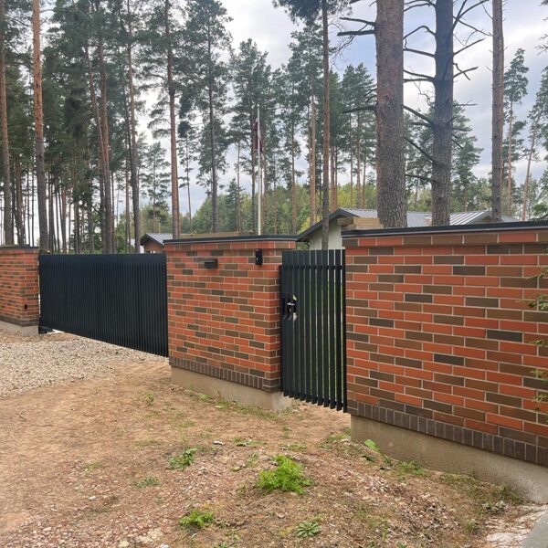 Bīdāmie vārti Sajos & Portress