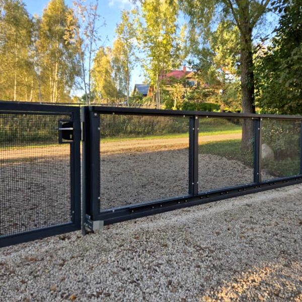 Bīdāmie vārti Sajos & Portress