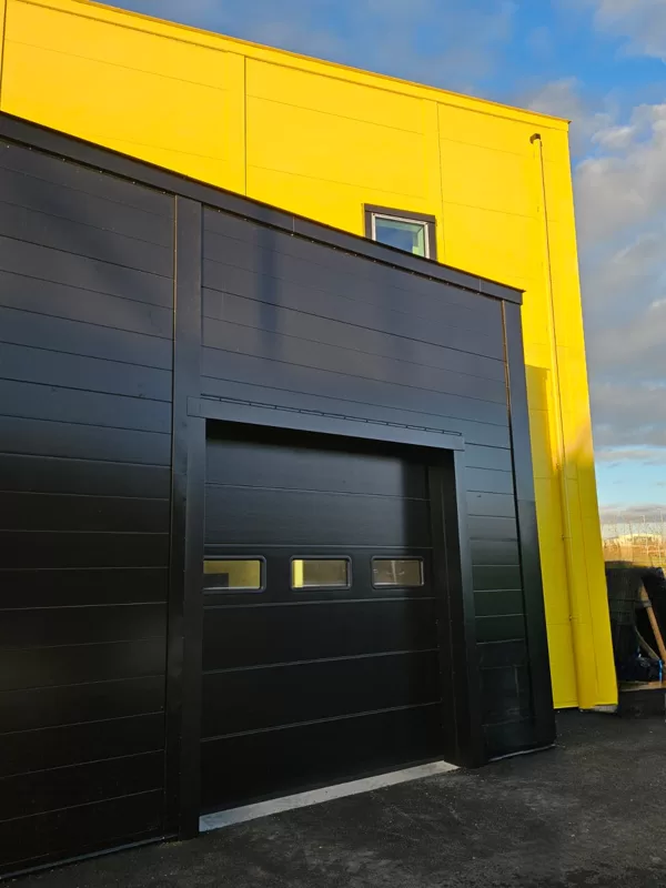 HORMANN SPU F42 / RAL9005 melni